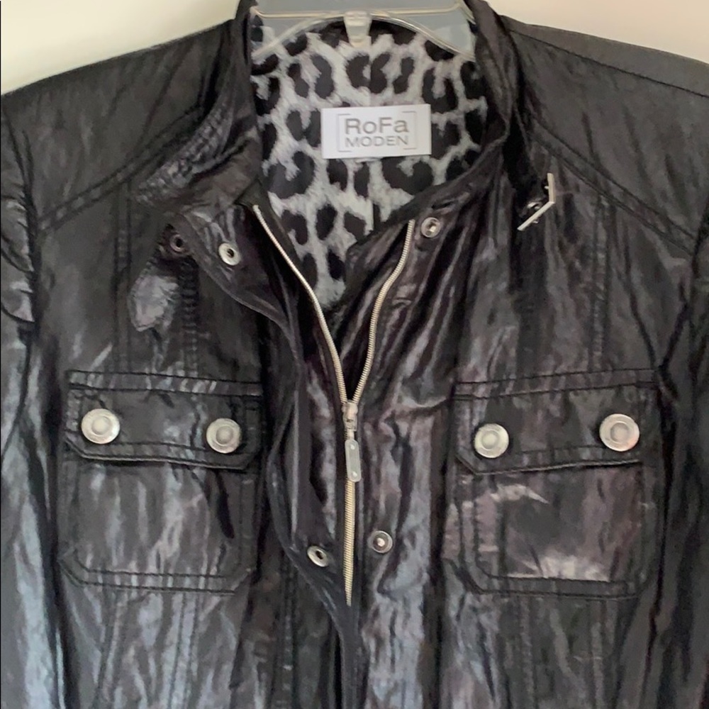 Jacket - Picture 3 of 4